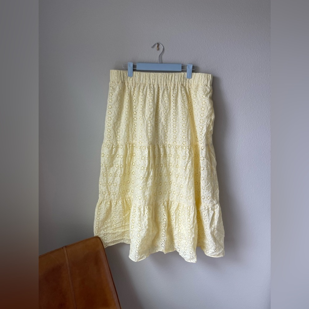 Loft XL Yellow eyelet detail full length skirt